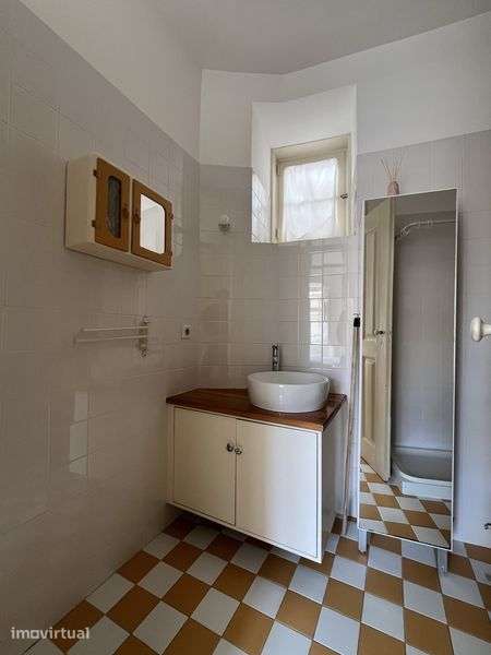 Apartamento T1 espaçoso com varanda- Almedina - Grande imagem: 3/9