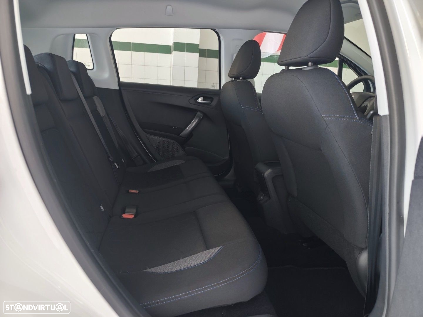 Peugeot 2008 1.2 PureTech Style - 15