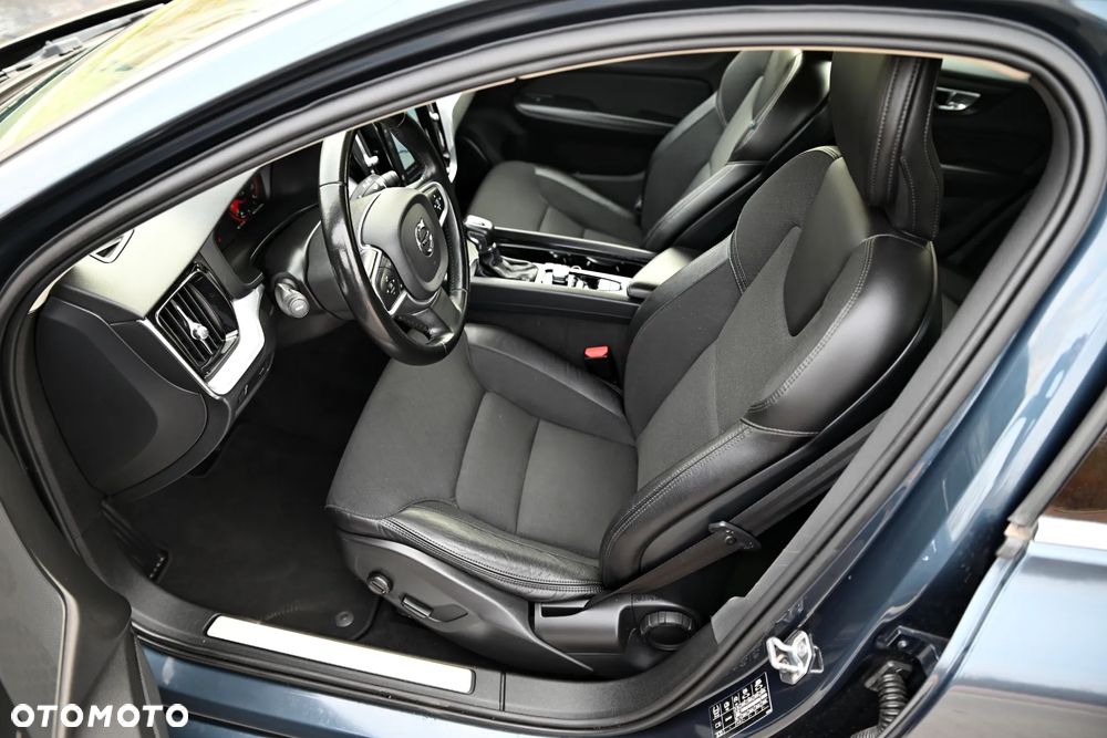 Volvo V60 D4 Geartronic Momentum Pro - 22