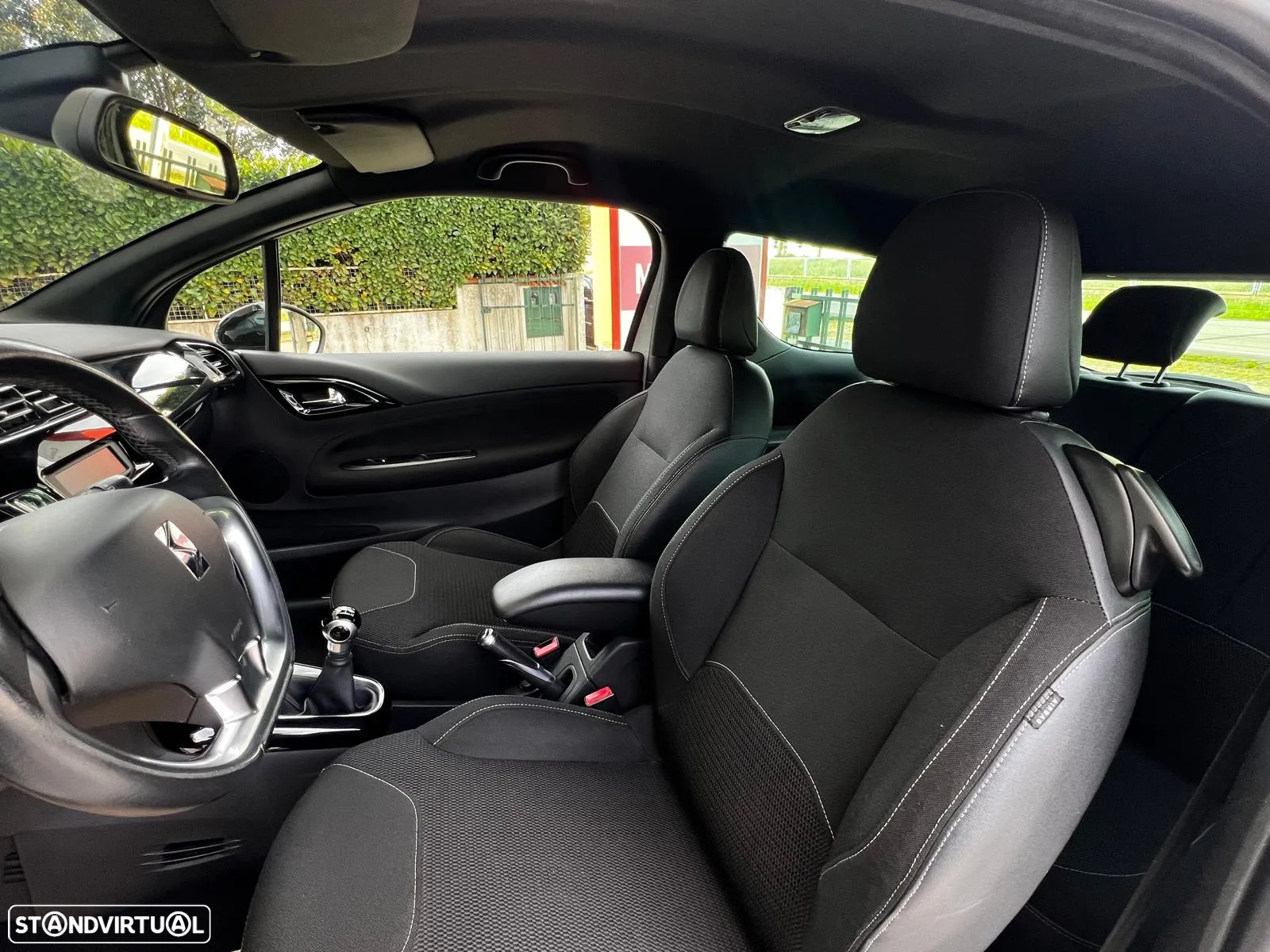 Citroën DS3 1.6 e-HDi So Chic - 9
