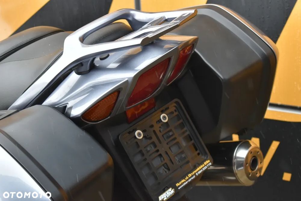 Yamaha FJR - 16