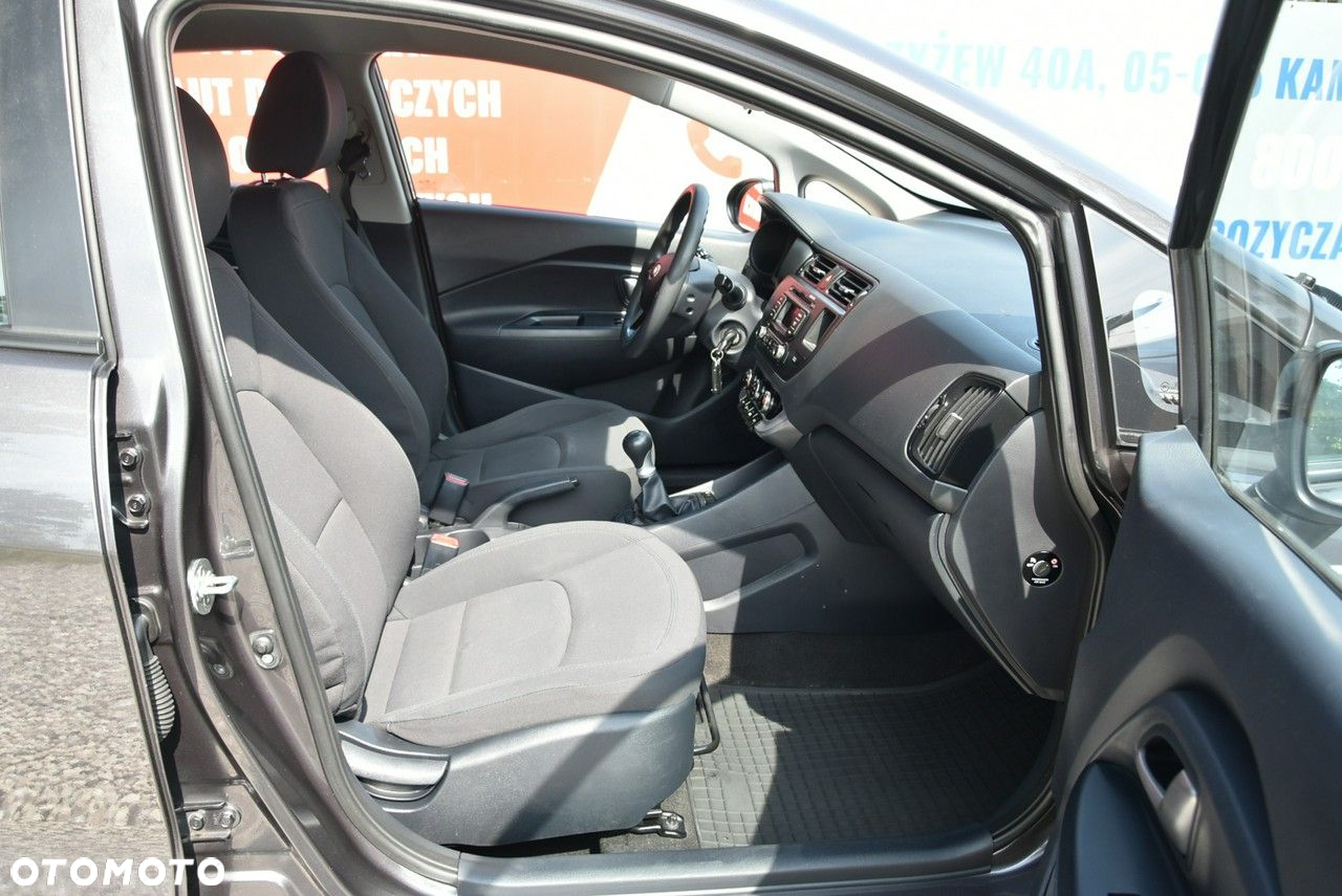 Kia Rio - 11