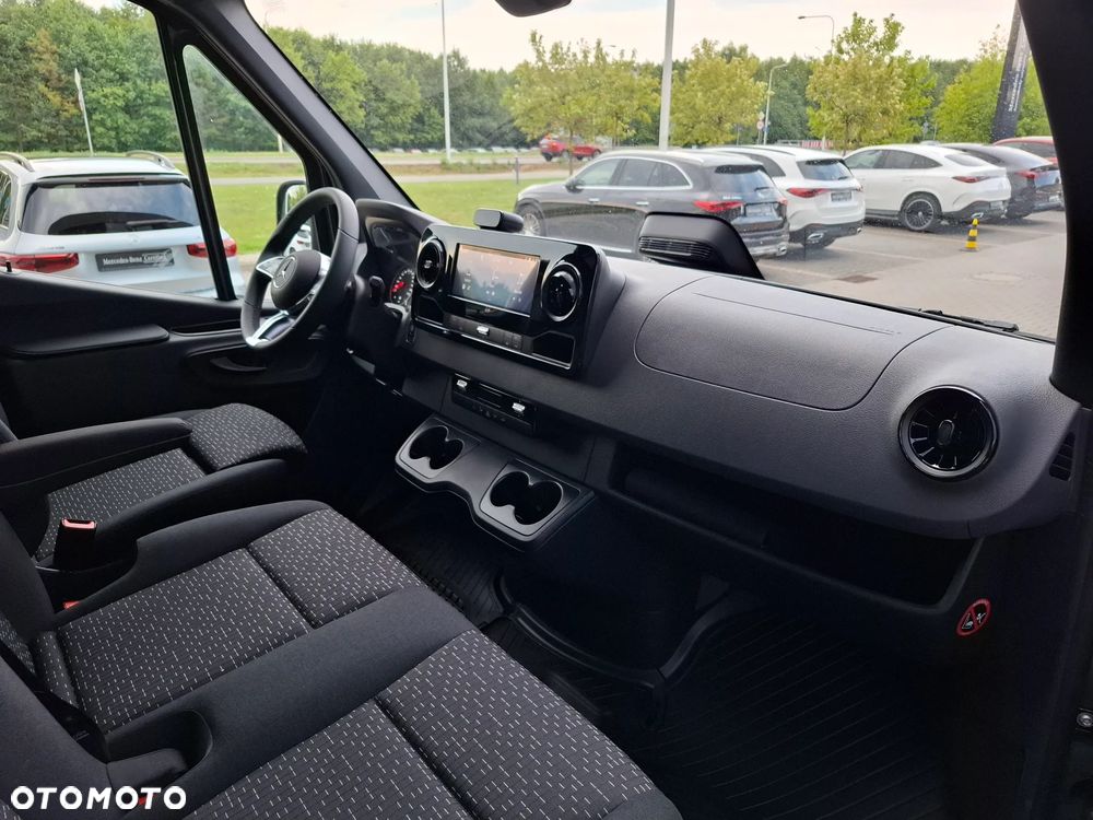 Mercedes-Benz Sprinter 319 CDI Furgon PRO 3665 mm L2H2 - 18