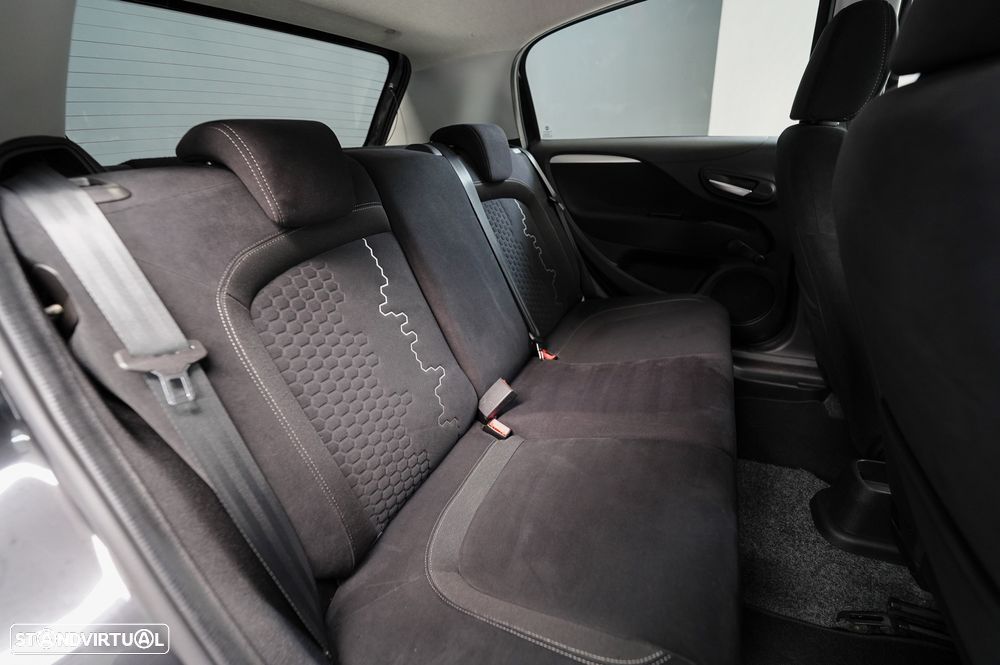 Fiat Punto 1.3 M-Jet Lounge S&S - 22