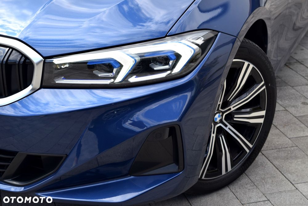 BMW Seria 3 320d xDrive Luxury Line sport - 40