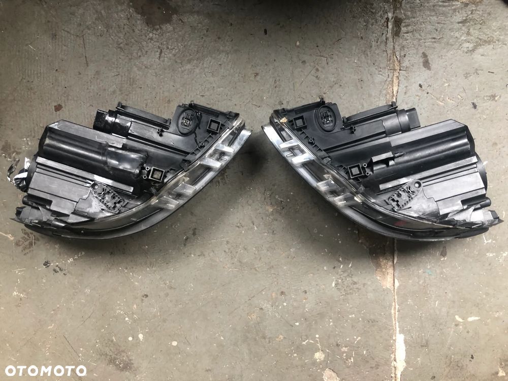 MERCEDES-BENZ B W246 W242 LAMPA PRAWY PRZÓD BI-XENON A2468207261 - 2
