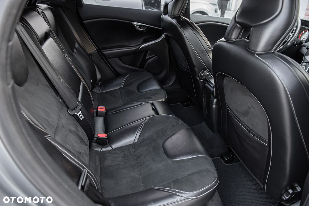 Volvo V40 D2 Drive-E R-Design Kinetic - 17