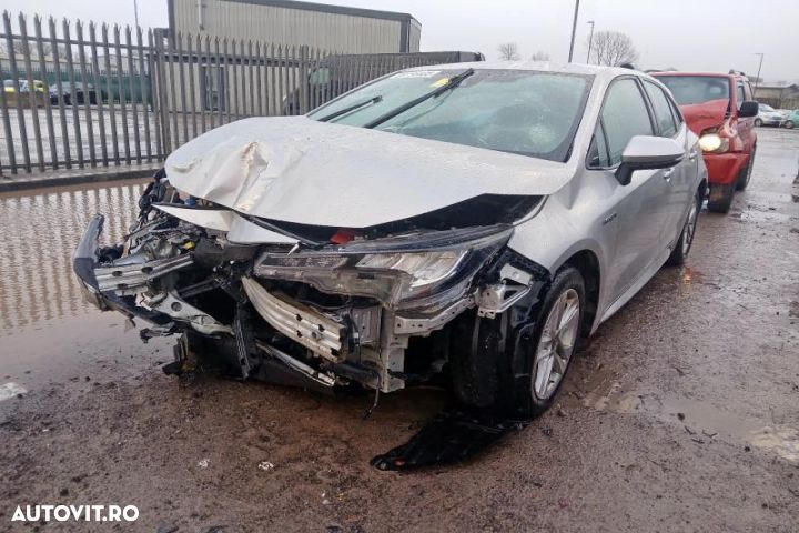 Dezmembrez Toyota Corolla E210 [2019 - 2022] Hatchback 1.8 Hybrid CVT - 3