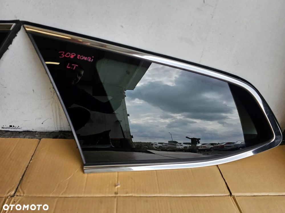 SZYBA KAROSERYJNA PRAWY TYŁ PEUGEOT 308 T9 II KOMBI - 3
