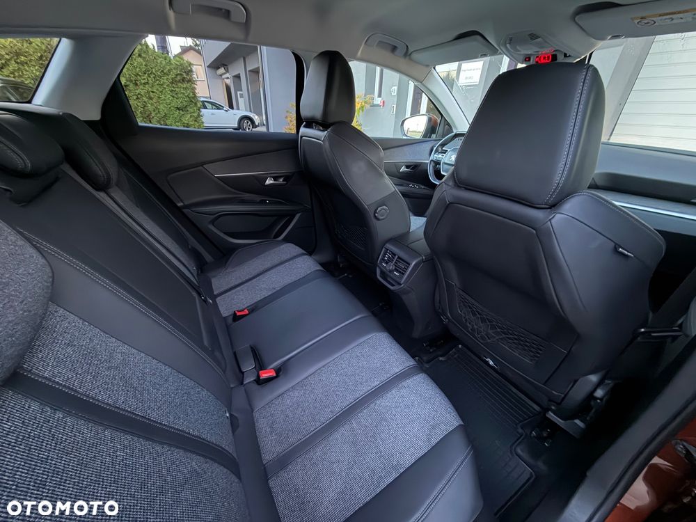 Peugeot 3008 1.2 PureTech Allure S&S EAT6 - 17