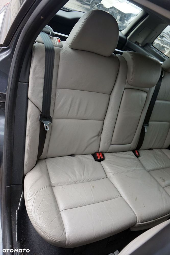 KANAPA TYLNA V50  KOMBI SKÓRA JASNA VOLVO 2004-2007 - 1