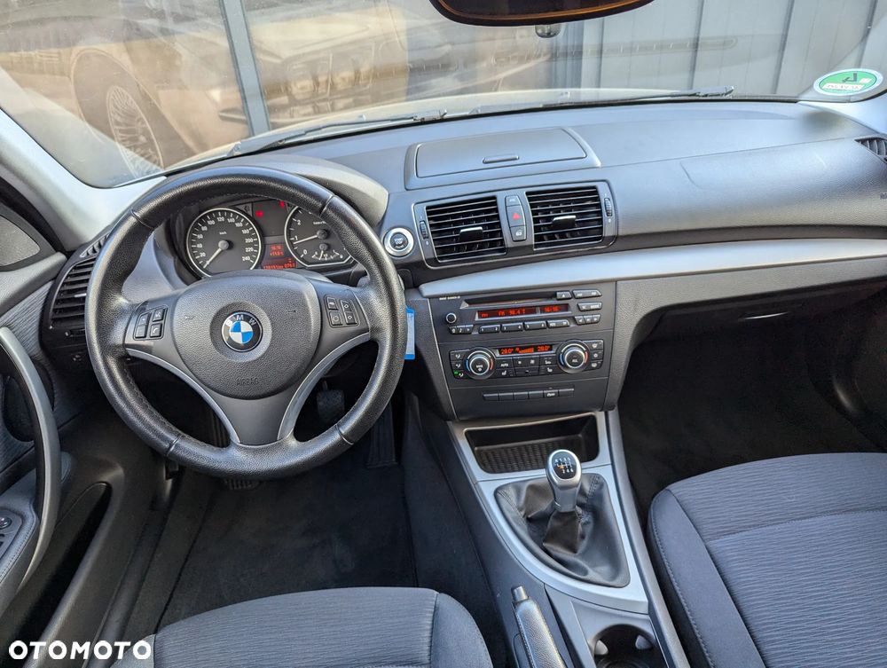 BMW Seria 1 118i - 17