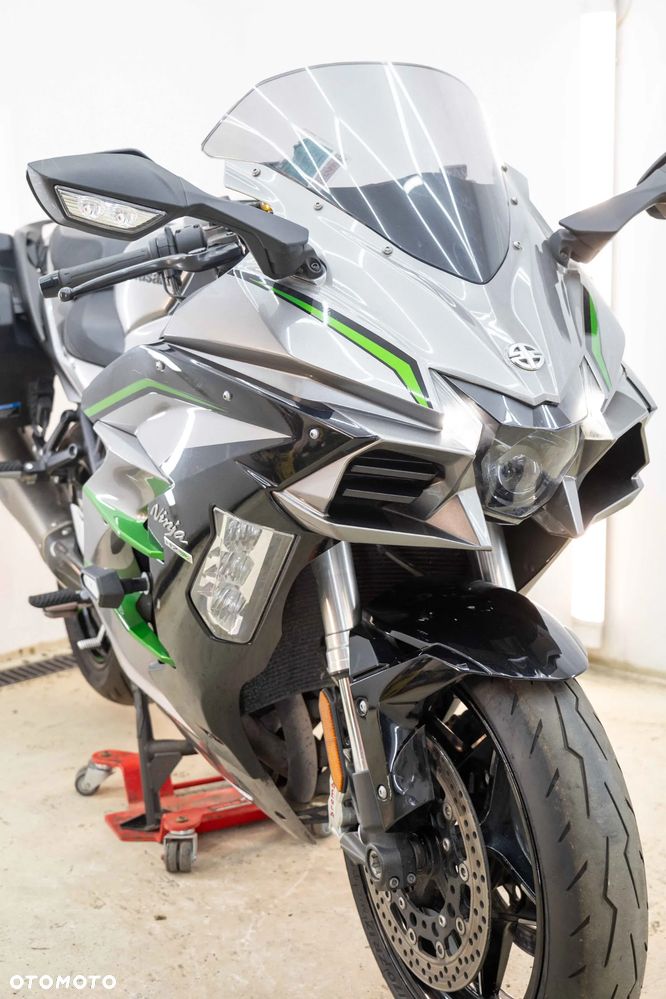 Kawasaki Ninja H2 SX - 11