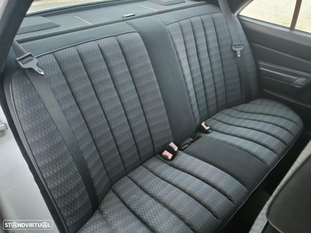 Mercedes-Benz W201 (1982-1993) 190 E 1.8 - 29