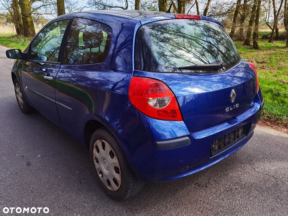 Renault Clio 1.2 16V 75 Expression - 4