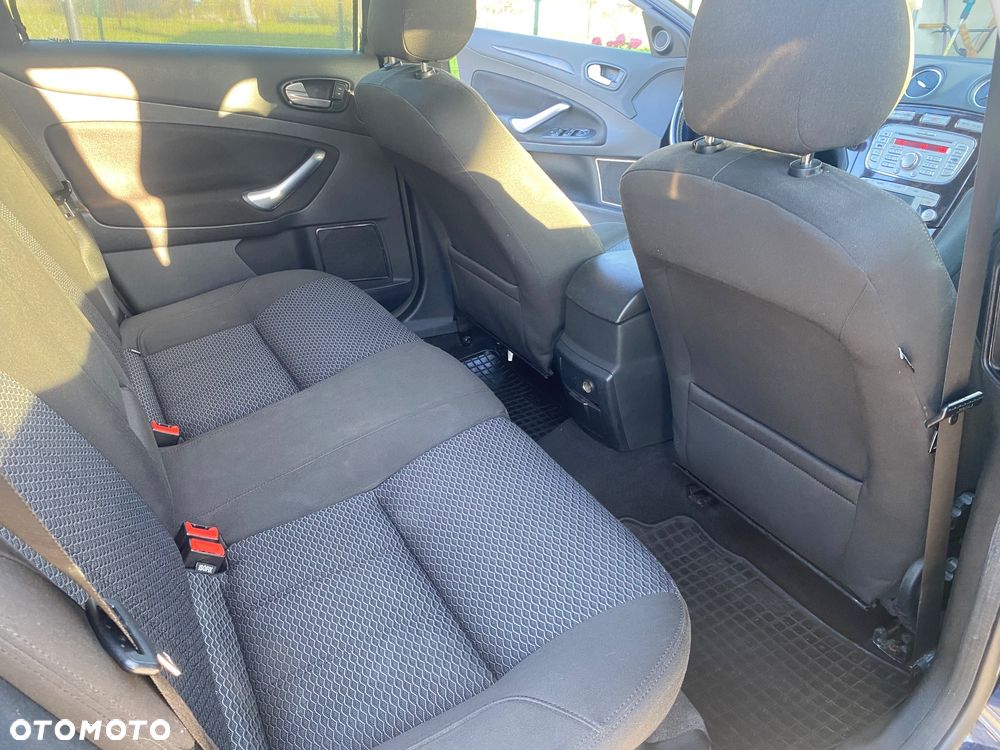 Ford Mondeo - 12