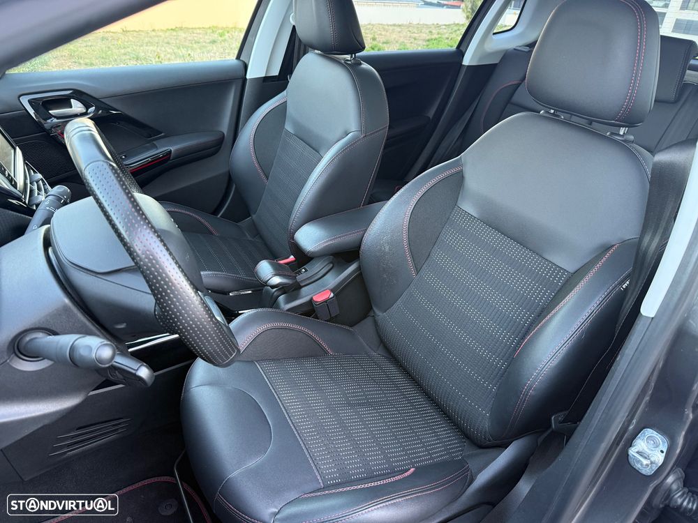 Peugeot 2008 1.2 PureTech GT Line EAT6 - 14