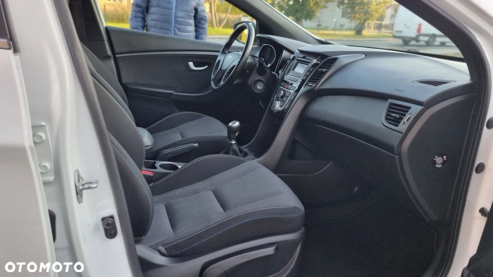 Hyundai i30 1.4 Passion - 12