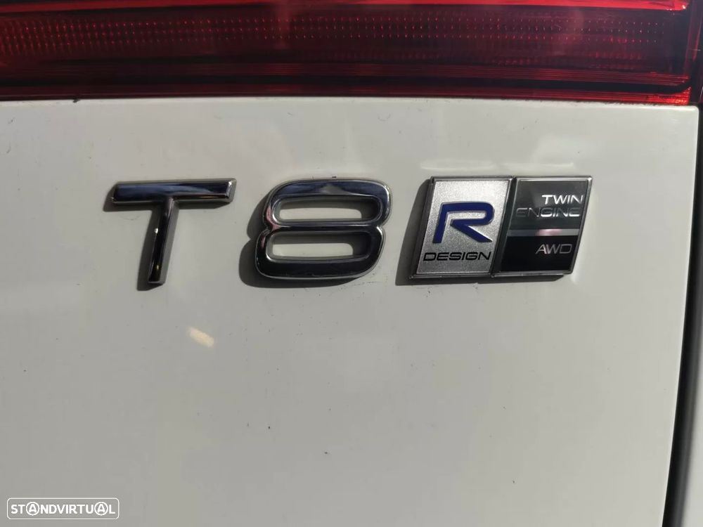 Volvo XC 60 2.0 T8 PHEV R-Design AWD - 17