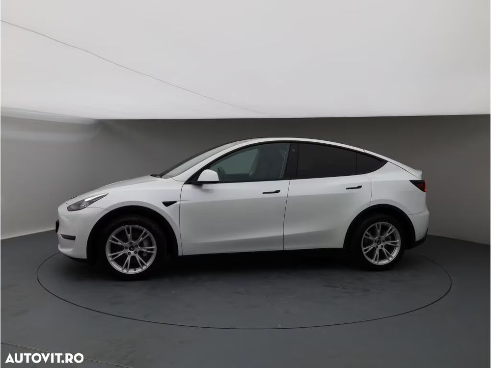 Tesla Model Y AWD Performance - 2