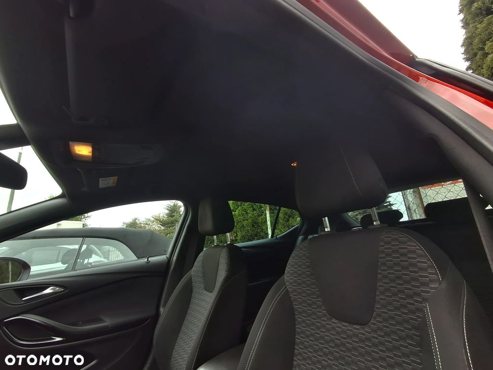 Opel Astra 1.6 Turbo Start/Stop Dynamic - 31