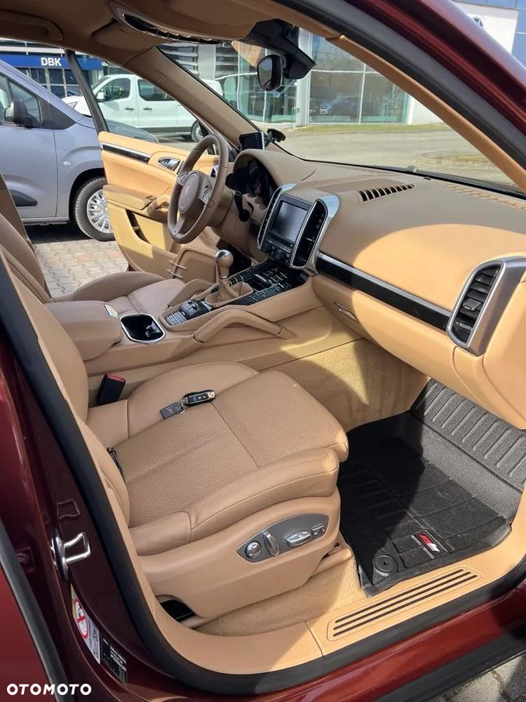 Porsche Cayenne Standard - 24