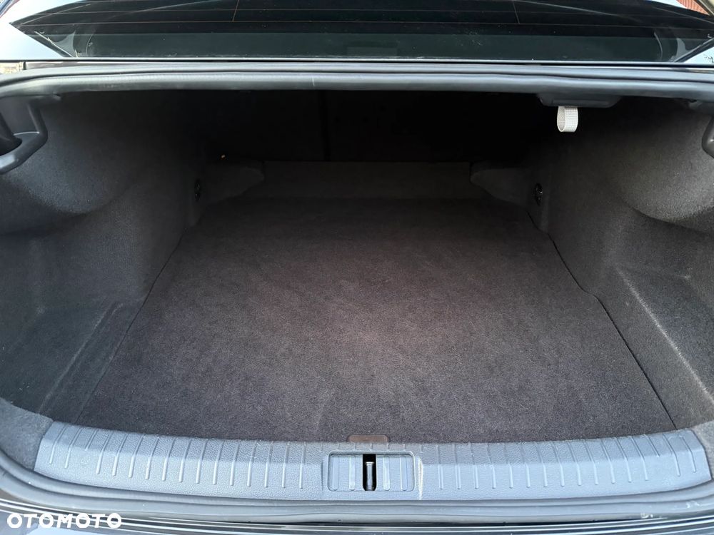 Volkswagen Passat 1.5 TSI EVO Business DSG - 33