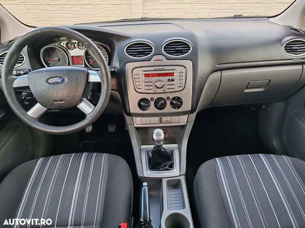 Ford Focus - 10