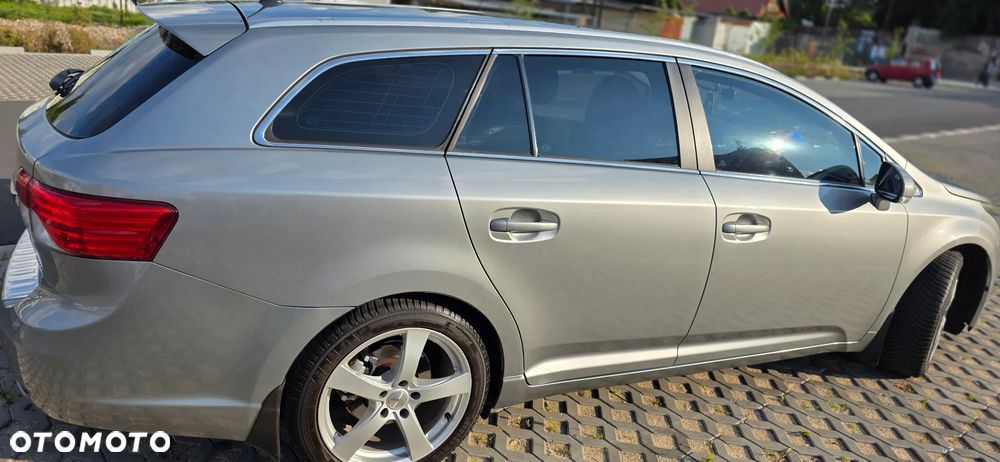 Toyota Avensis - 2