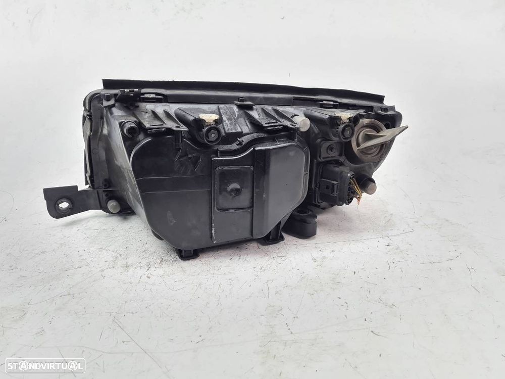 FAROL DIREITO SKODA FABIA I 2002 -086651105R - 3