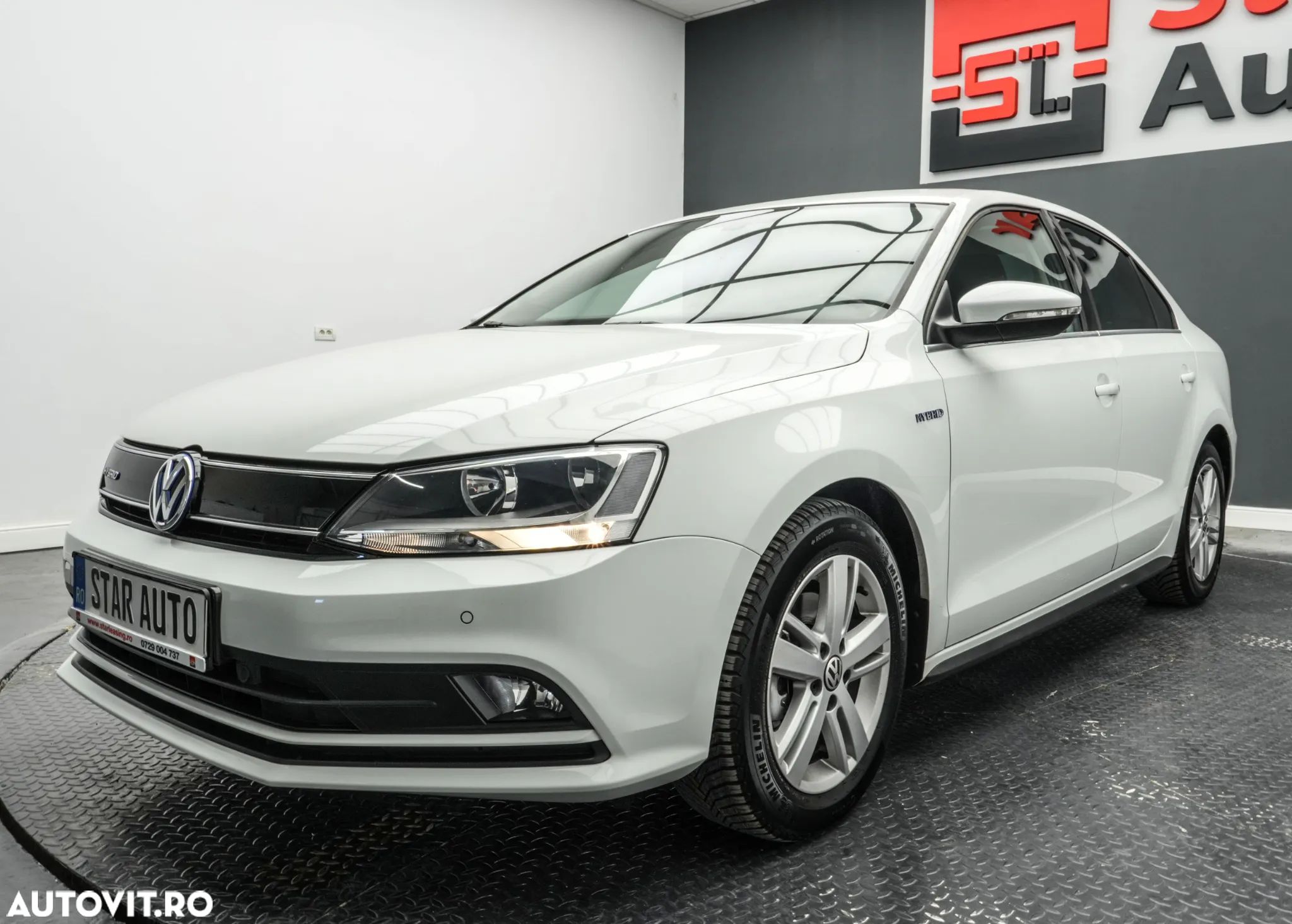 Volkswagen Jetta - 1