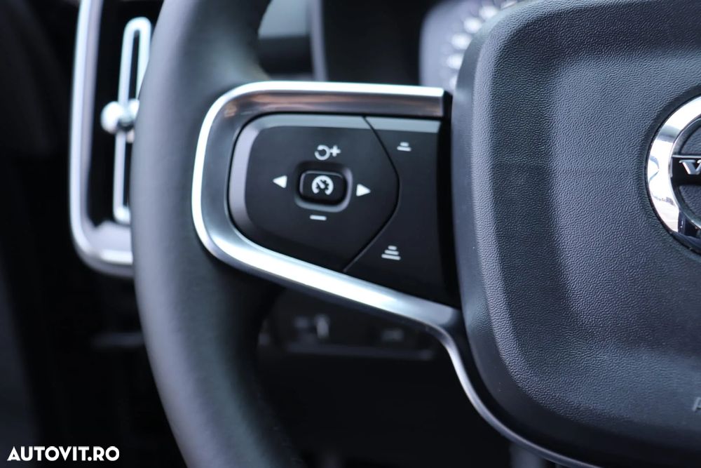 Volvo XC 40 D3 AWD Momentum - 37