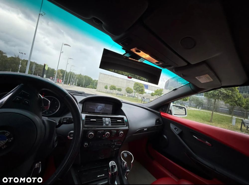 BMW Seria 6 650 i - 12