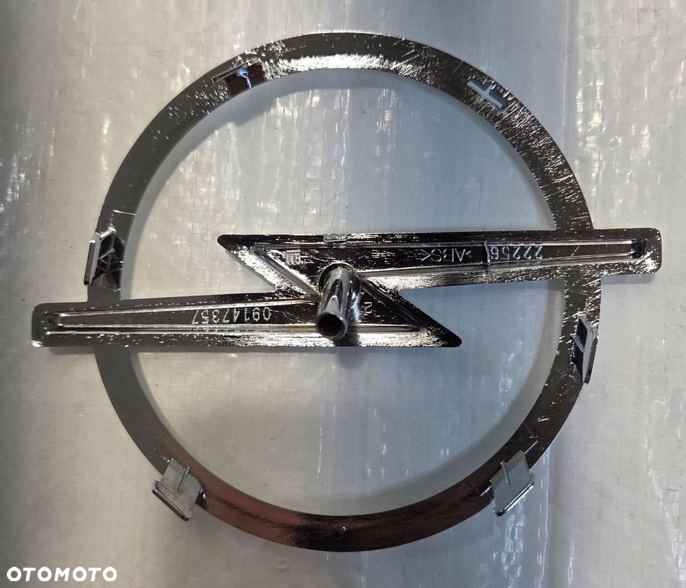 LOGO ZNACZEK EMBLEMAT ZDERZAKA PRZÓD OPEL OMEGA B 9119469 NOWY ORYGINAŁ - 2