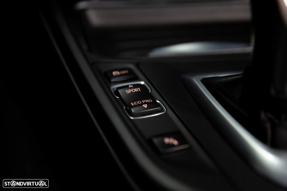 BMW 320 d Aut. Luxury Line - 16
