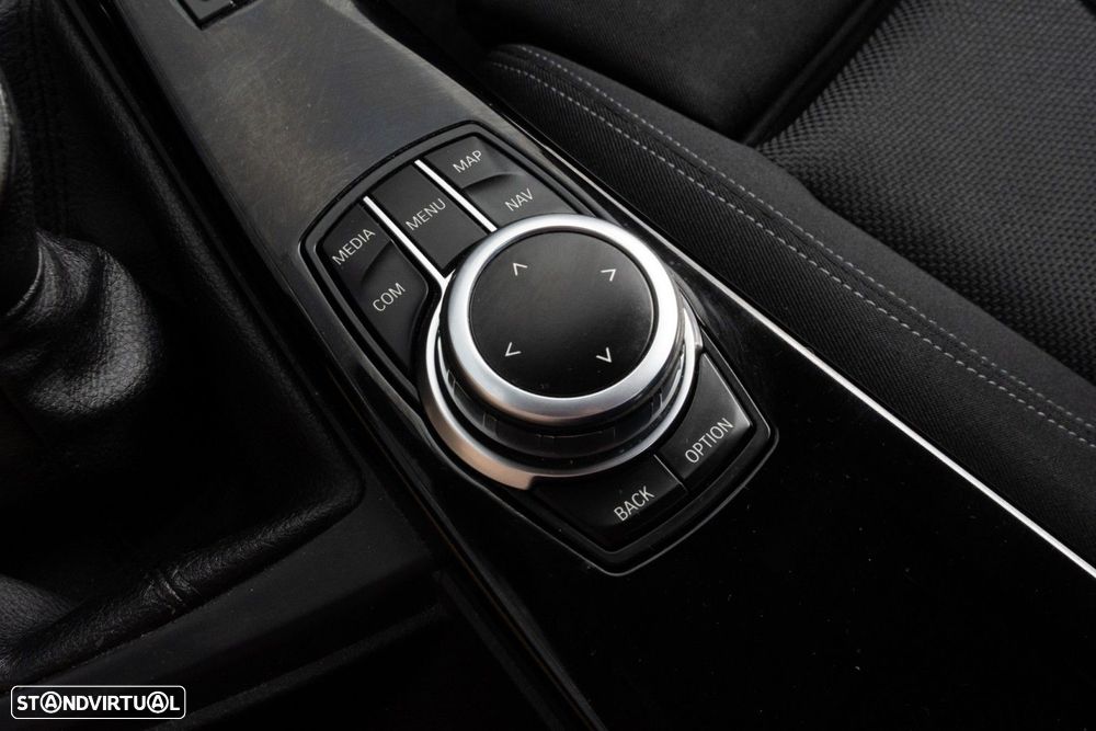 BMW 320 d Efficient Dynamic Edition Sport Line - 28