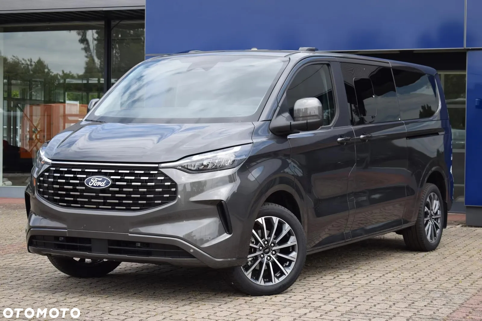 Ford Tourneo Custom 2.0 EcoBlue 320 L2 Titanium - 4