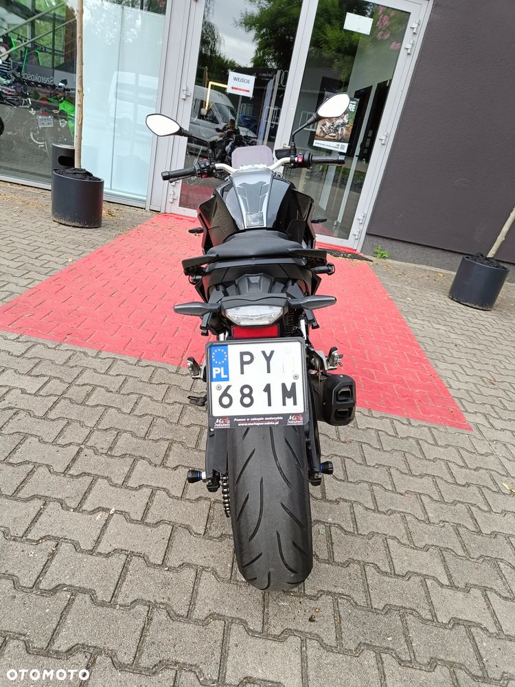BMW F - 4
