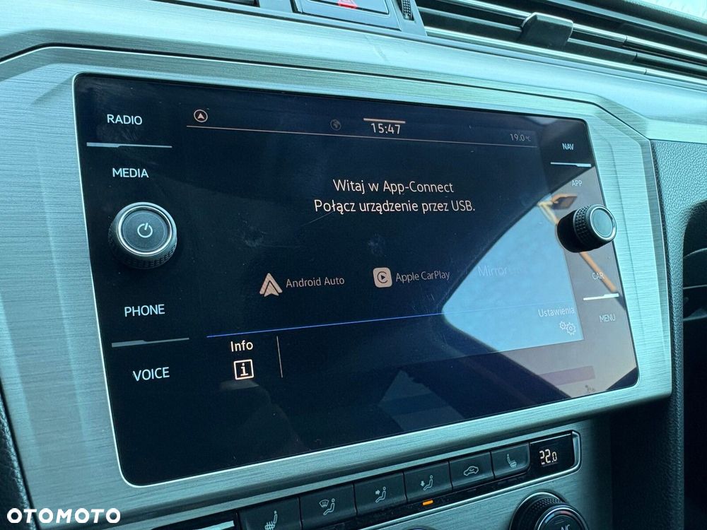 Volkswagen Passat - 32