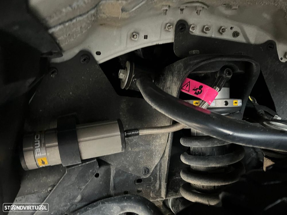 Toyota Hilux 2.4 D-4D 4WD CD Tracker S CA - 20