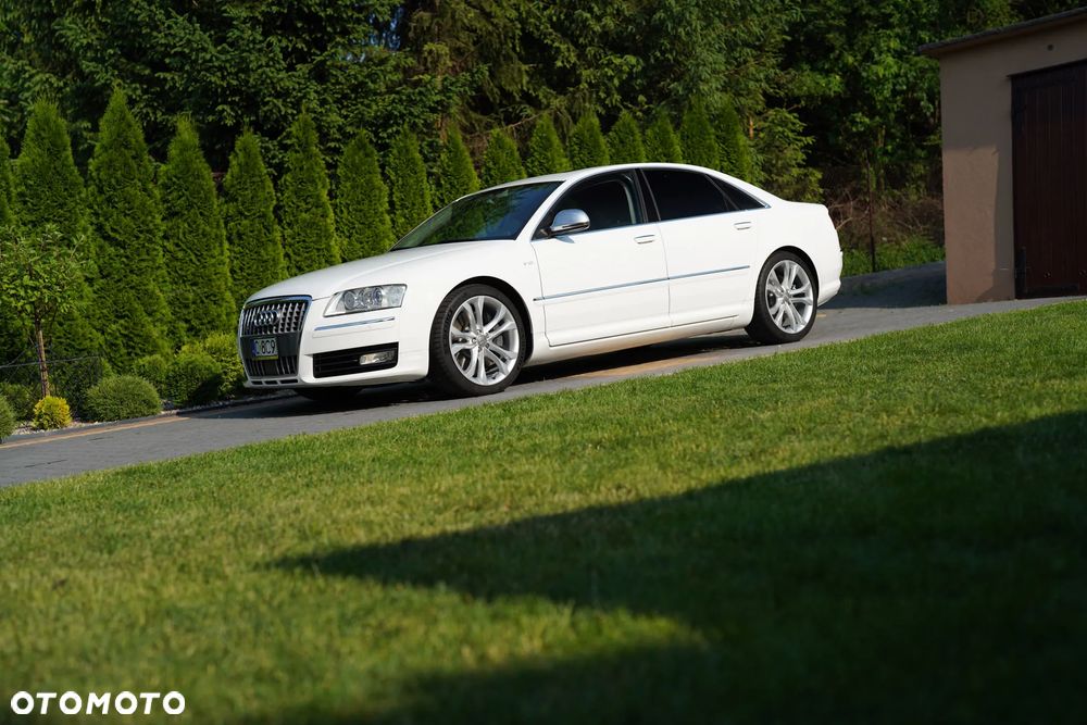 Audi S8 5.2 FSI Quattro - 1