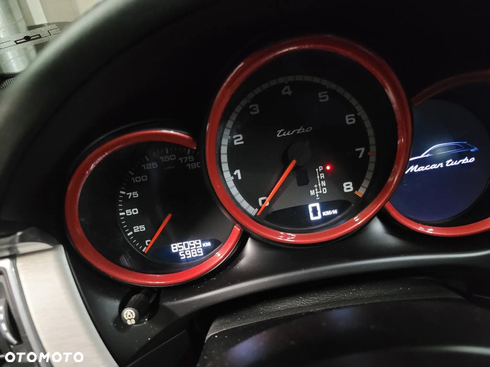 Porsche Macan Turbo PDK - 20