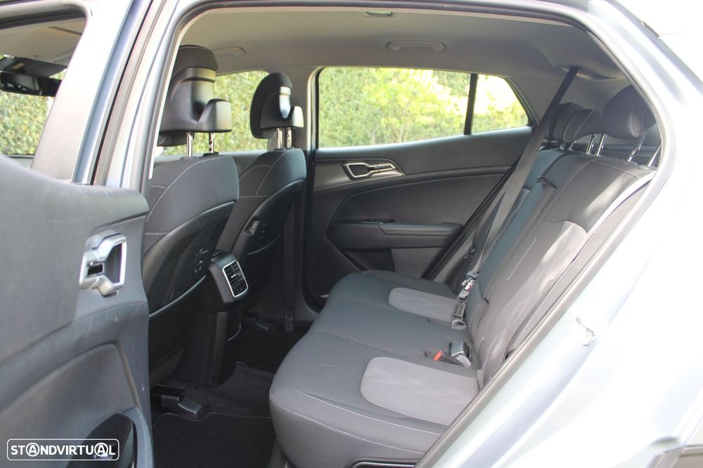 Kia Sportage 1.6 T-GDI AWD Base - 7