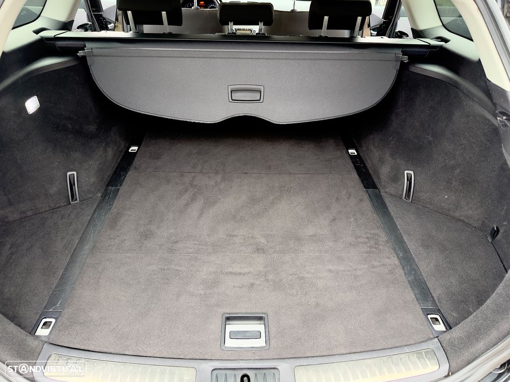 Toyota Avensis SW 2.0 D-4D Exclusive +Navi - 37