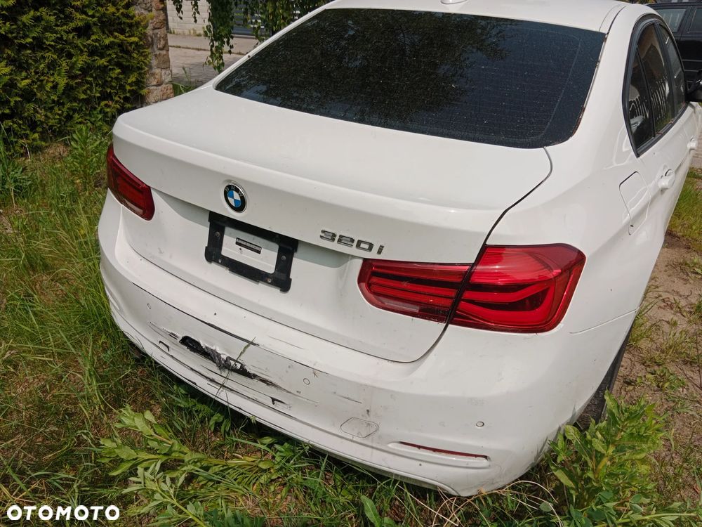 BMW Seria 3 320i Touring - 6