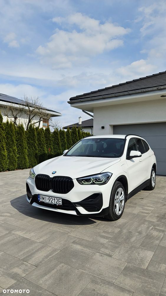 BMW X1 xDrive25e Sport Line - 2