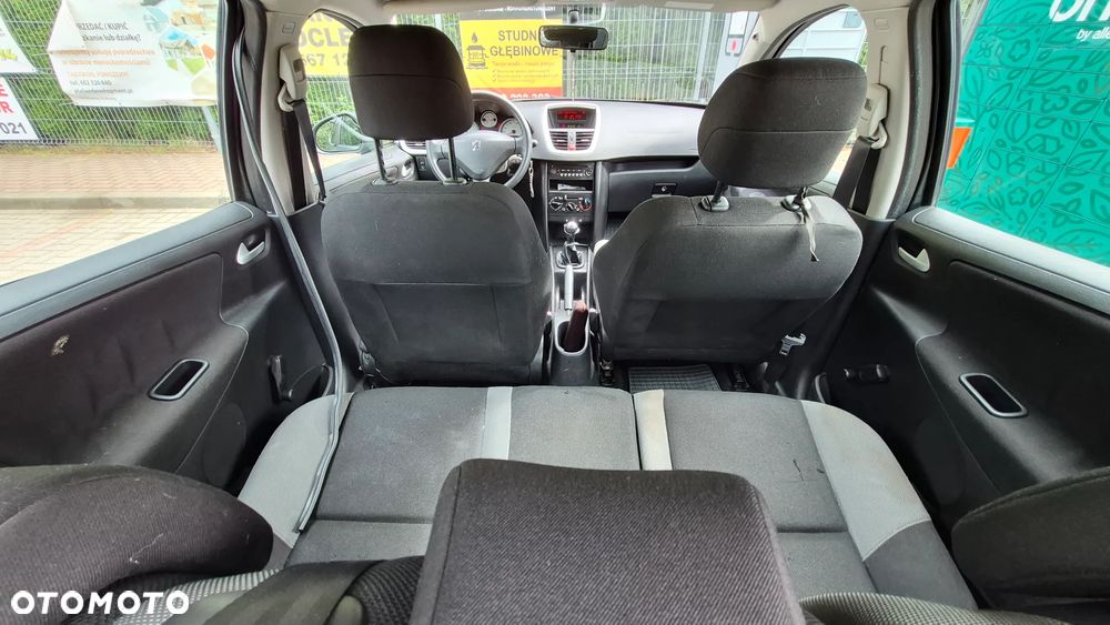 Peugeot 207 1.4 16V Trendy - 13