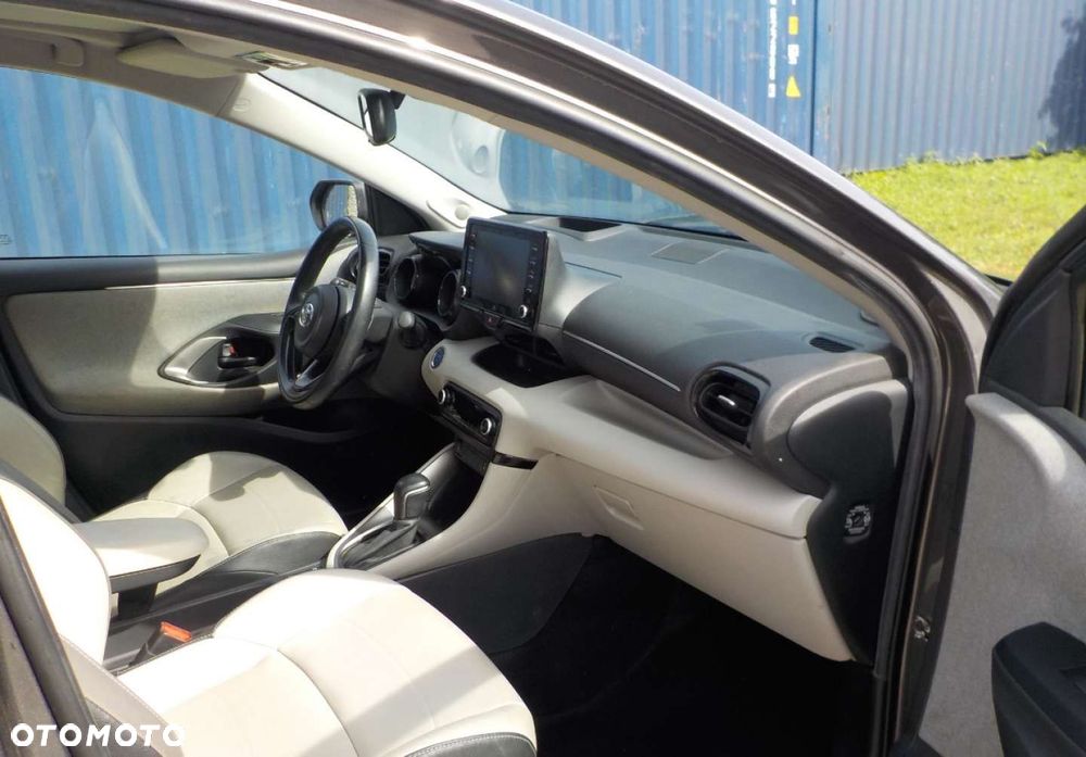 Toyota Yaris - 16