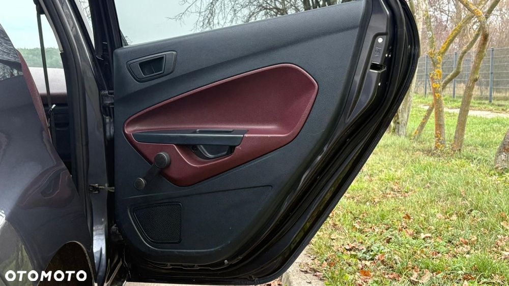 Ford Fiesta 1.25 Celebration - 9