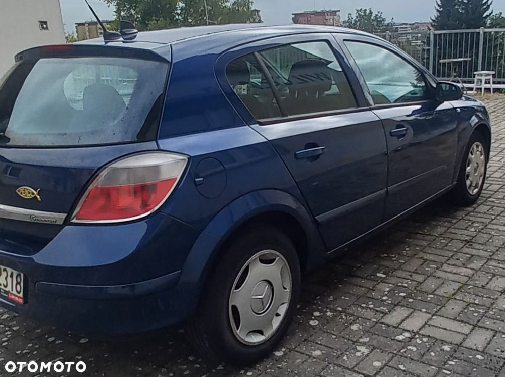 Opel Astra 1.6 Essentia - 2